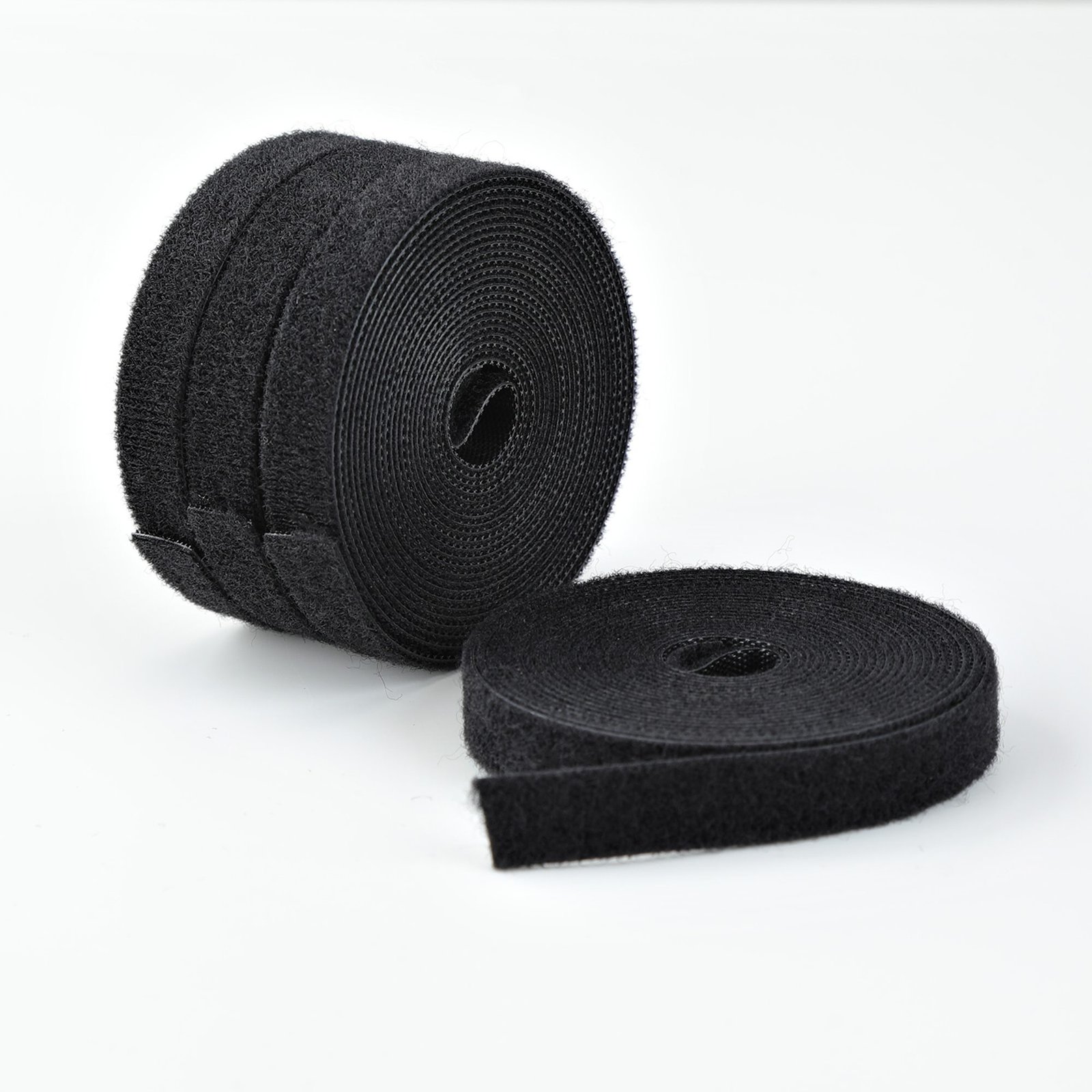 StarTech.com 4-pack 15ft (4.6m) Hook and Loop Roll, 0.5in Wide, Black, Cut-to-Size Reusable Cable HKLP15054PK